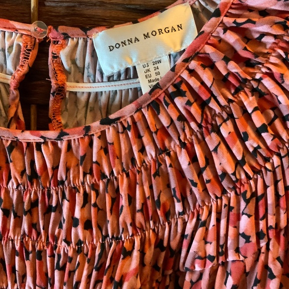 Donna Morgan Plus Dress - Picture 4 of 7